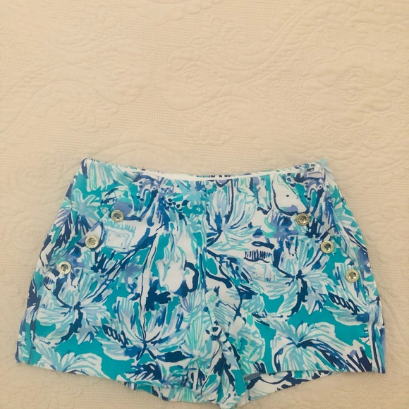 Lilly Pulitzer Marina Shorts - Picture 4 of 9